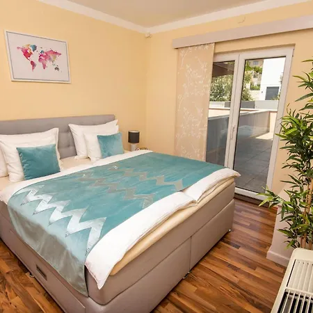 1 Bedroom Amazing In Podstrana